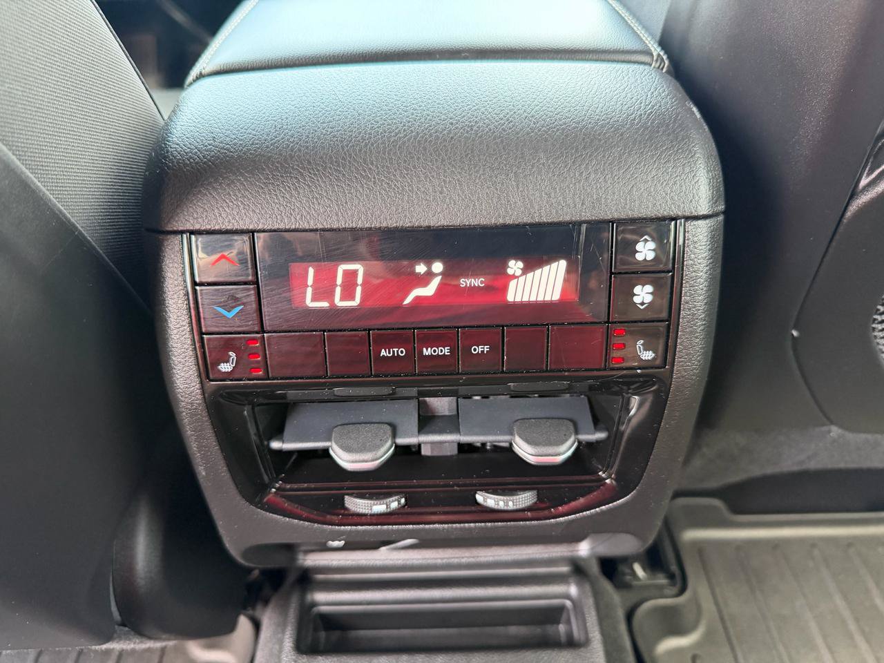 Used 2021 Jeep Grand Cherokee L Limited AWD/4WD image 21