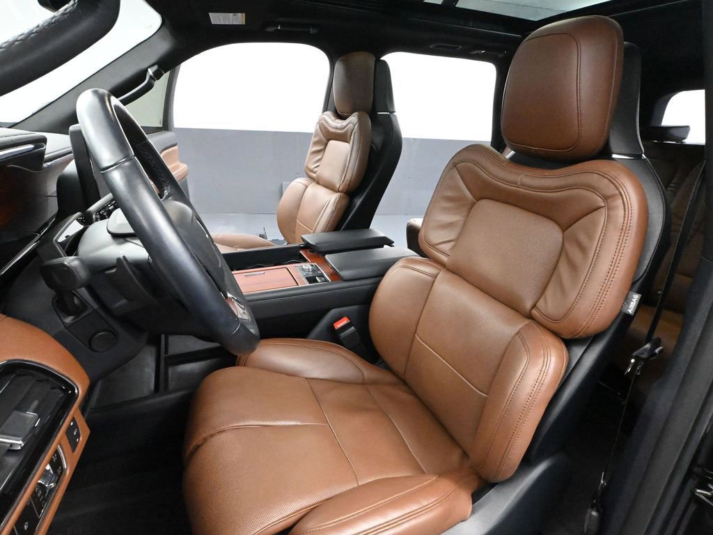 Used 2024 Lincoln Navigator Reserve w/ Equipment Group 201A image 24