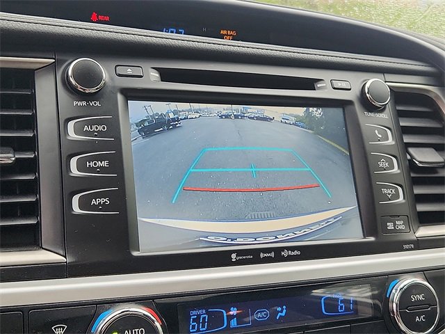 Used 2018 Toyota Highlander XLE image 18