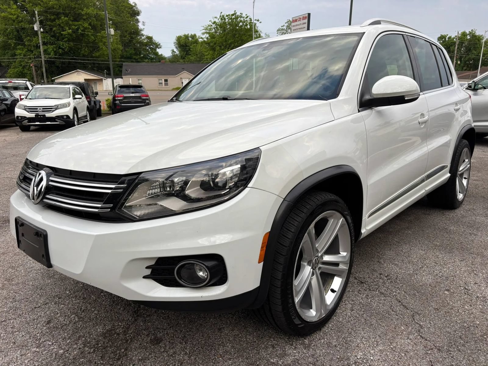 Used 2015 Volkswagen Tiguan R-Line AWD/4WD image 7
