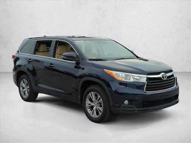 Used 2014 Toyota Highlander Plus FWD image 3