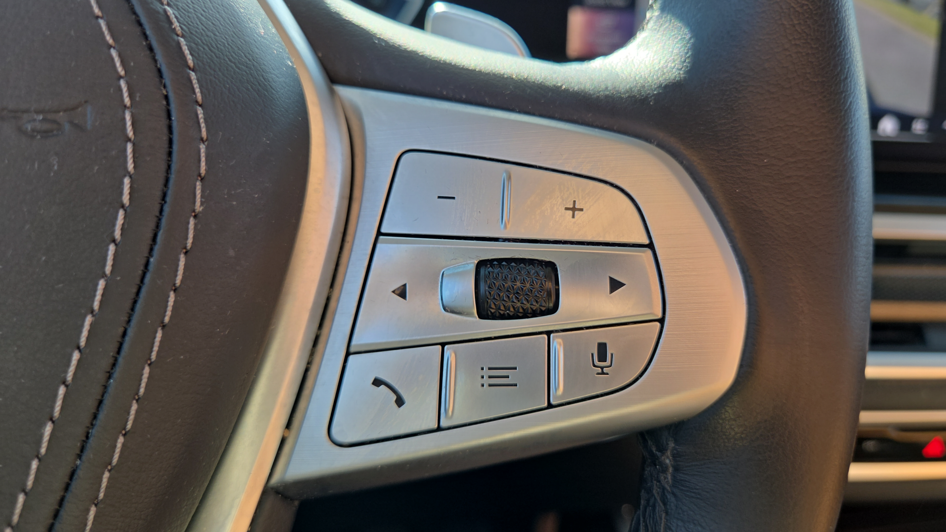 Certified 2024 BMW X7 xDrive40i AWD/4WD image 24