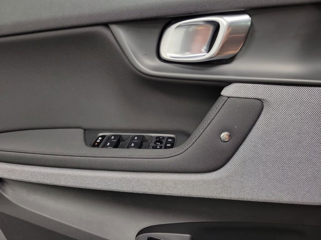 Used 2022 Polestar Polestar 2 w/ Pilot Package AWD/4WD image 18