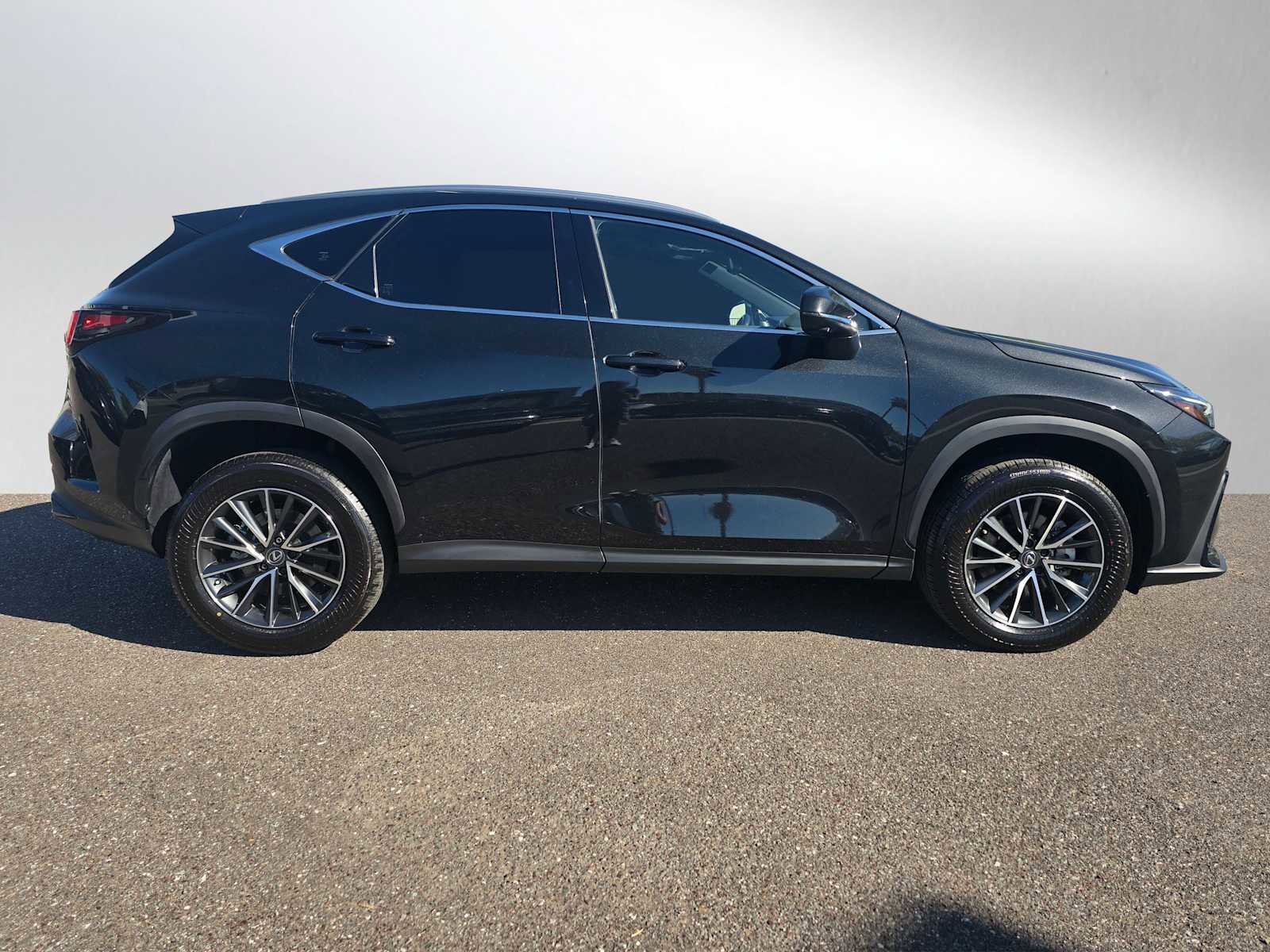 Used 2024 Lexus NX 350h AWD w/ Vision Package image 2
