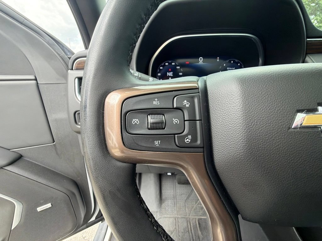 Used 2023 Chevrolet Suburban High Country w/ Premium Package 2 AWD/4WD image 26
