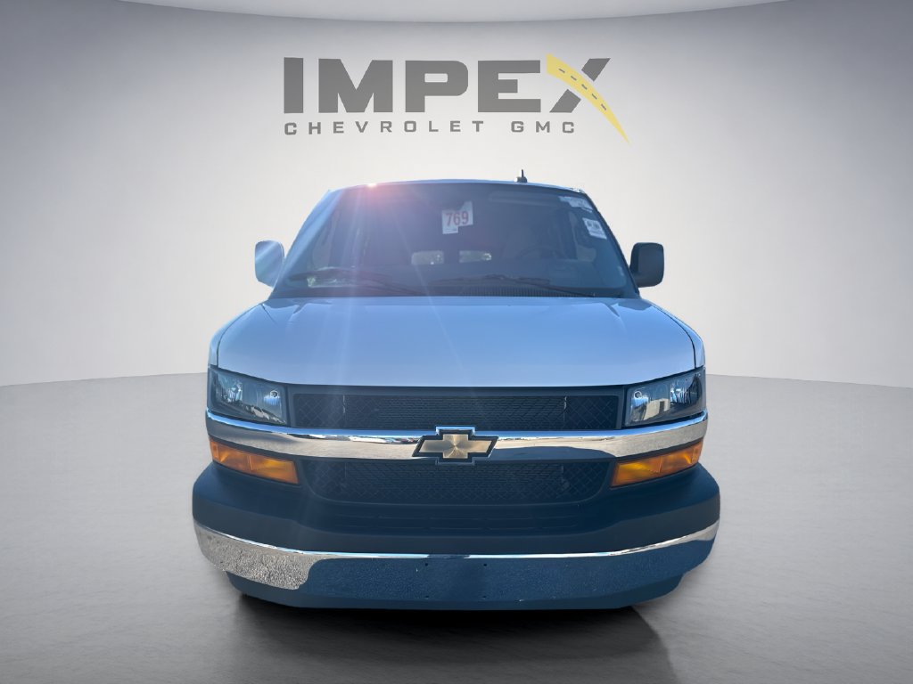 Used 2025 Chevrolet Express 3500 LT w/ LT Preferred Equipment Group RWD image 8