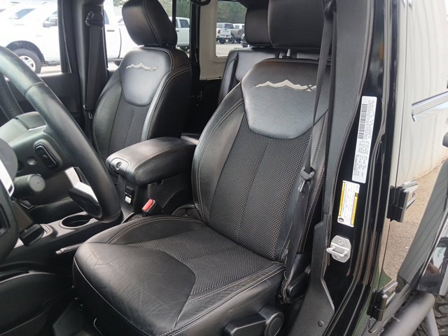 Used 2015 Jeep Wrangler Unlimited Sahara AWD/4WD image 28