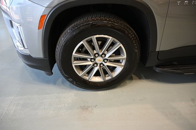 Used 2023 Chevrolet Traverse LT FWD image 31