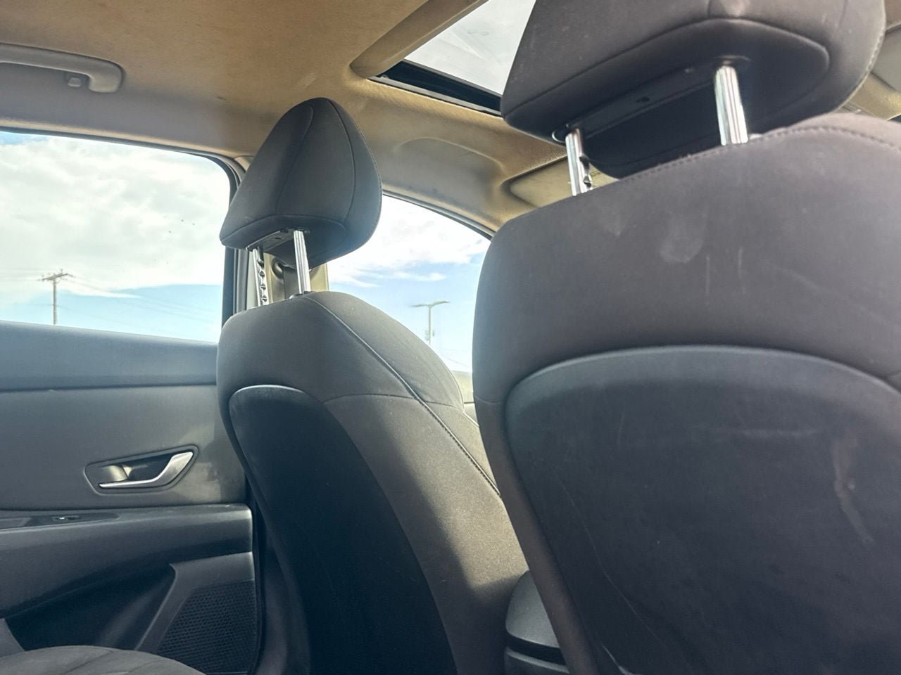 Used 2025 Hyundai Elantra SEL FWD image 31
