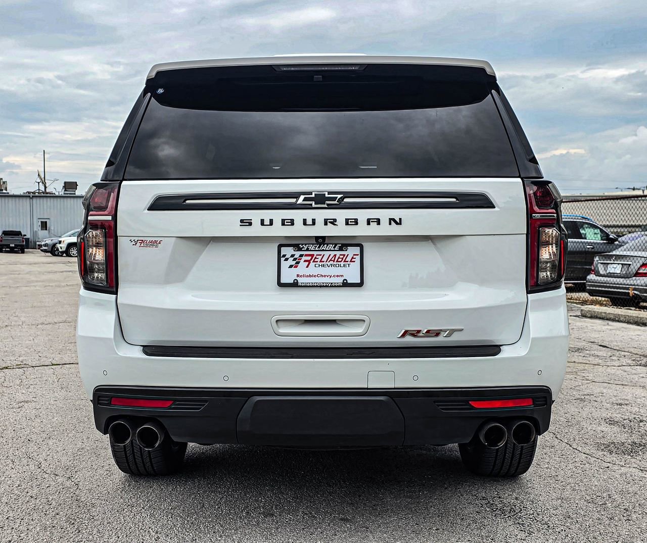 Certified 2024 Chevrolet Suburban RST w/ Sport Performance Package AWD/4WD image 5
