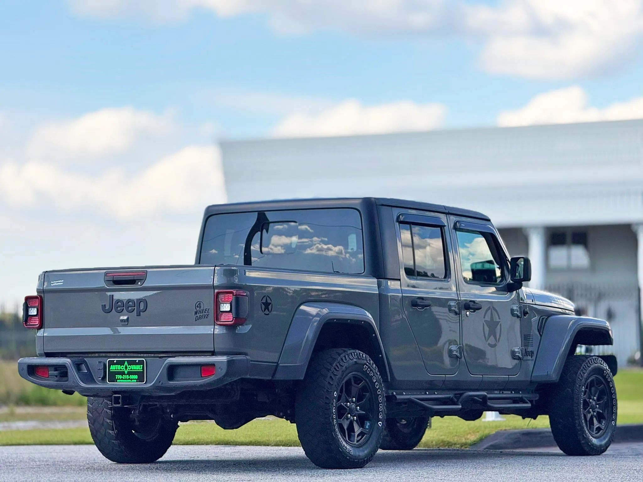 Used 2021 Jeep Gladiator Sport AWD/4WD image 12