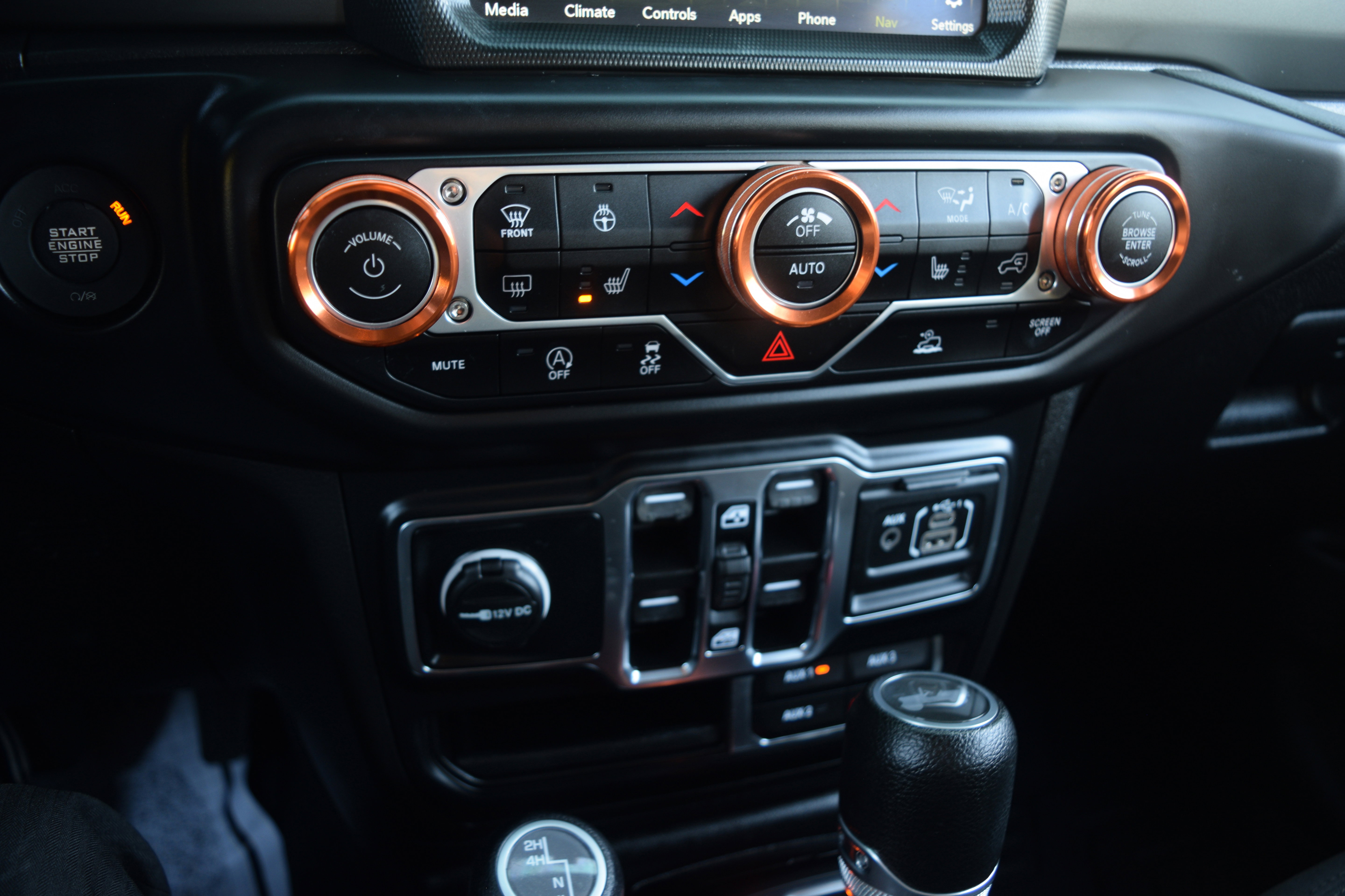 Used 2022 Jeep Wrangler Unlimited Sahara w/ Cold Weather Group image 11