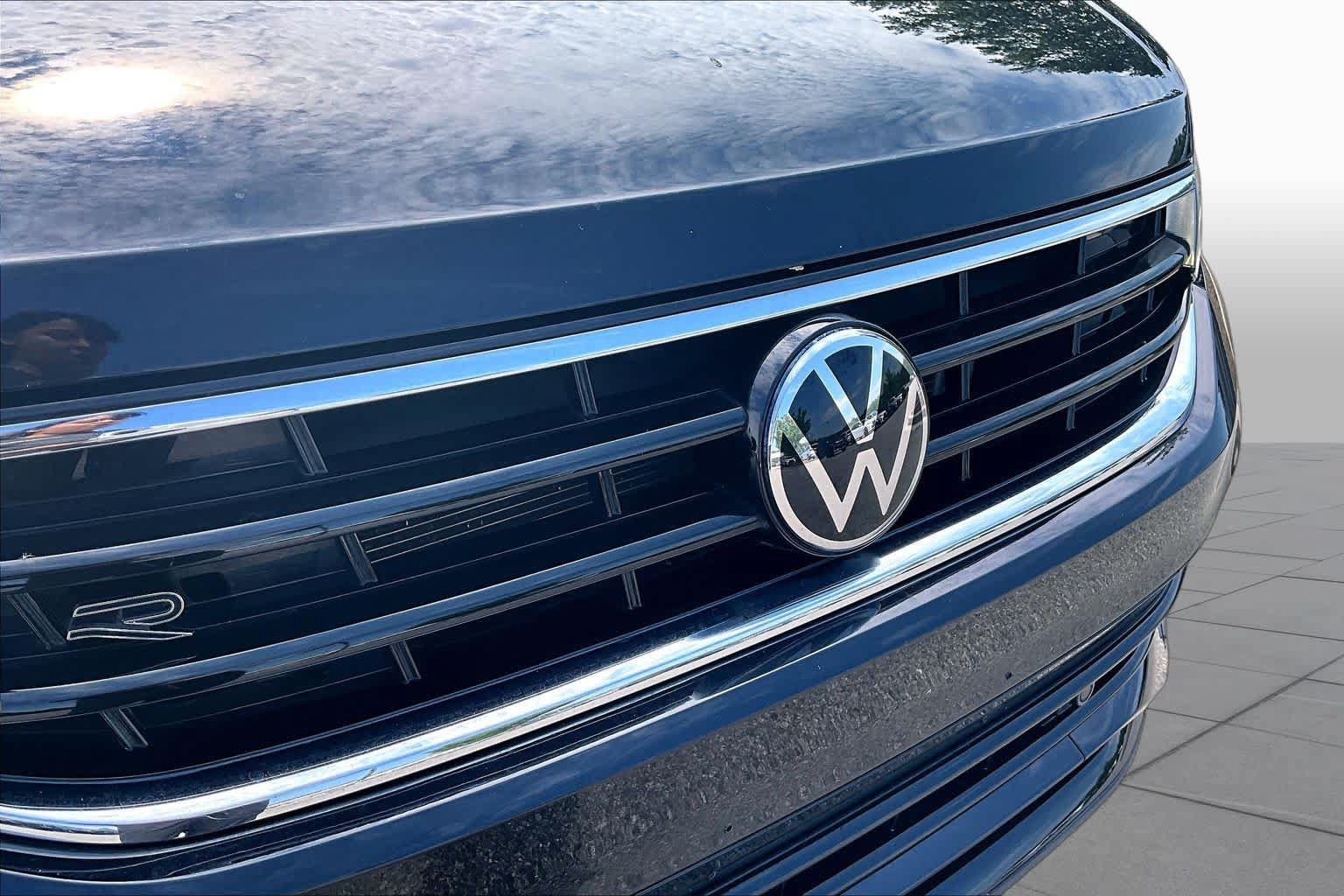 Used 2022 Volkswagen Tiguan SE R-Line AWD/4WD image 32