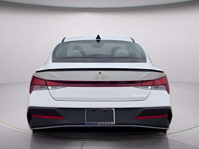 New 2026 Hyundai Elantra SEL Sport FWD image 4
