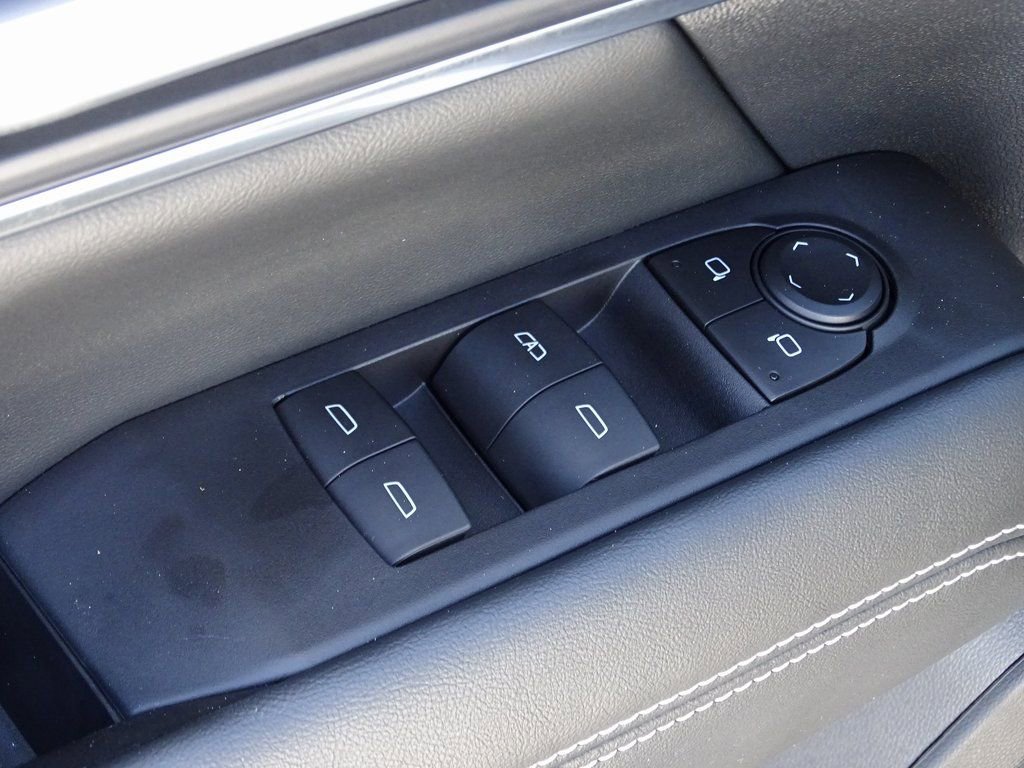 Used 2025 GMC Terrain Elevation image 13