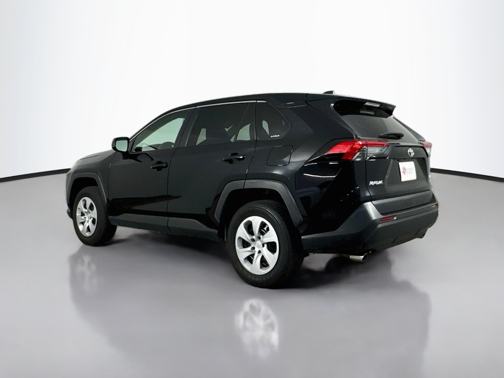 Certified 2025 Toyota RAV4 LE AWD/4WD image 5