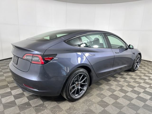 Used 2023 Tesla Model 3 Standard Range image 3