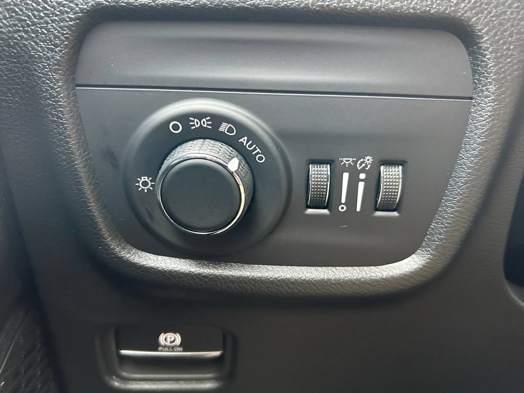 New 2025 Jeep Grand Cherokee 4WD image 18