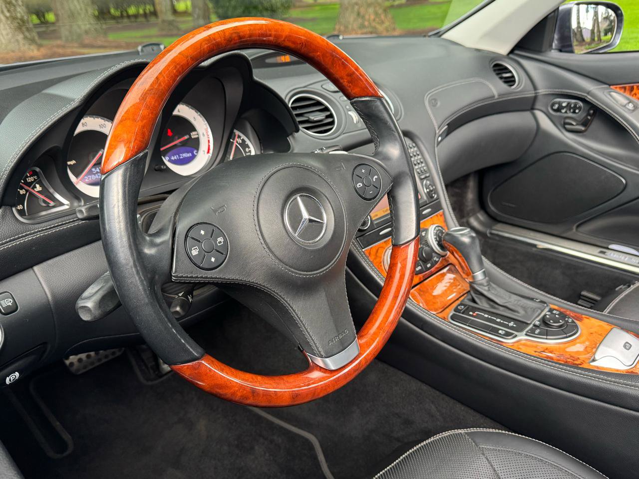 Used 2012 Mercedes-Benz SL 550 image 27