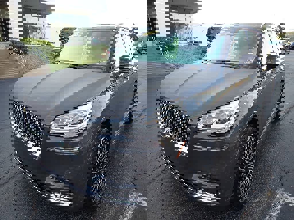 Used 2023 Lincoln Aviator Black Label w/ Dynamic Handling Package image 9