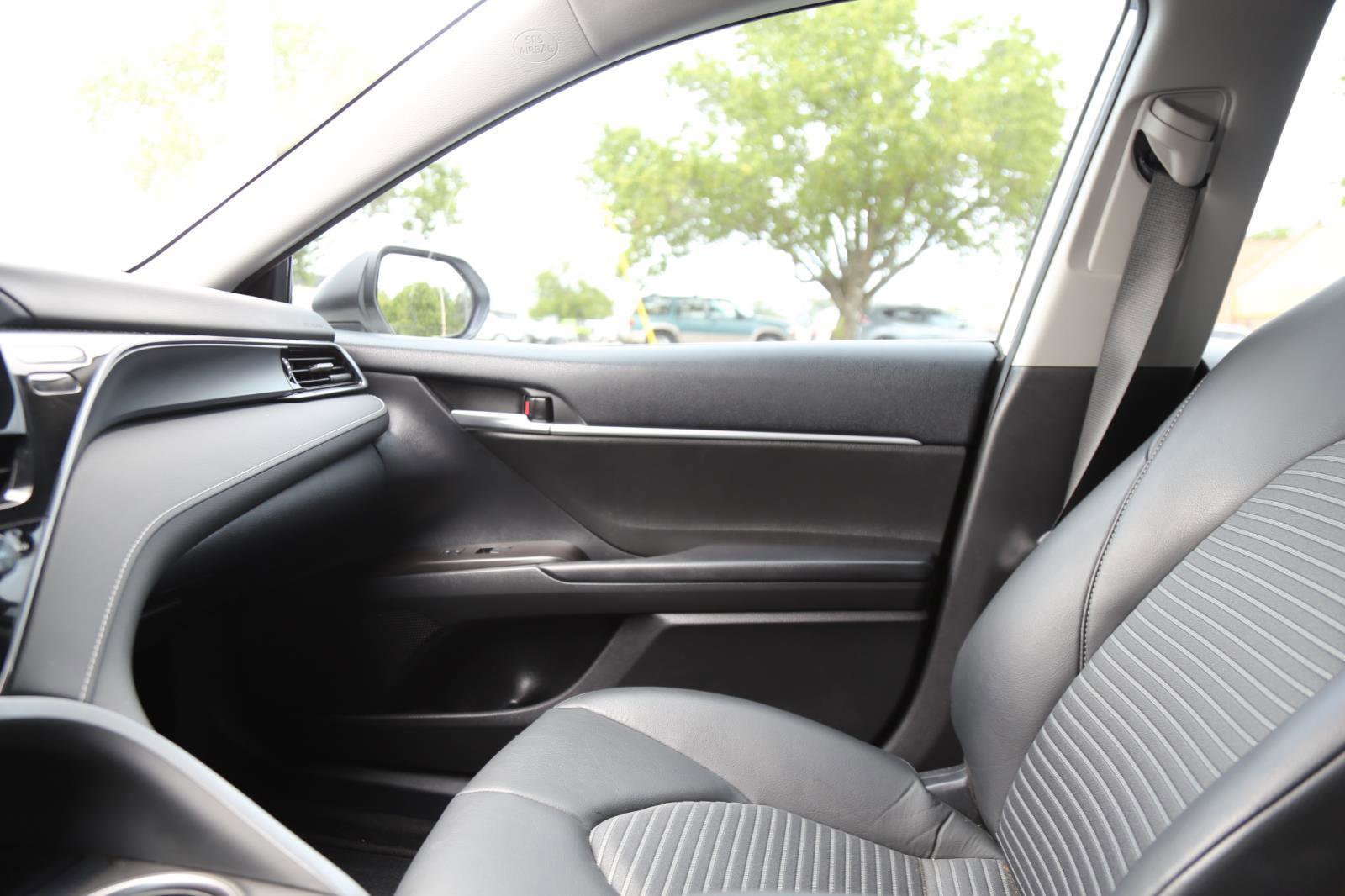 Used 2023 Toyota Camry SE FWD image 18