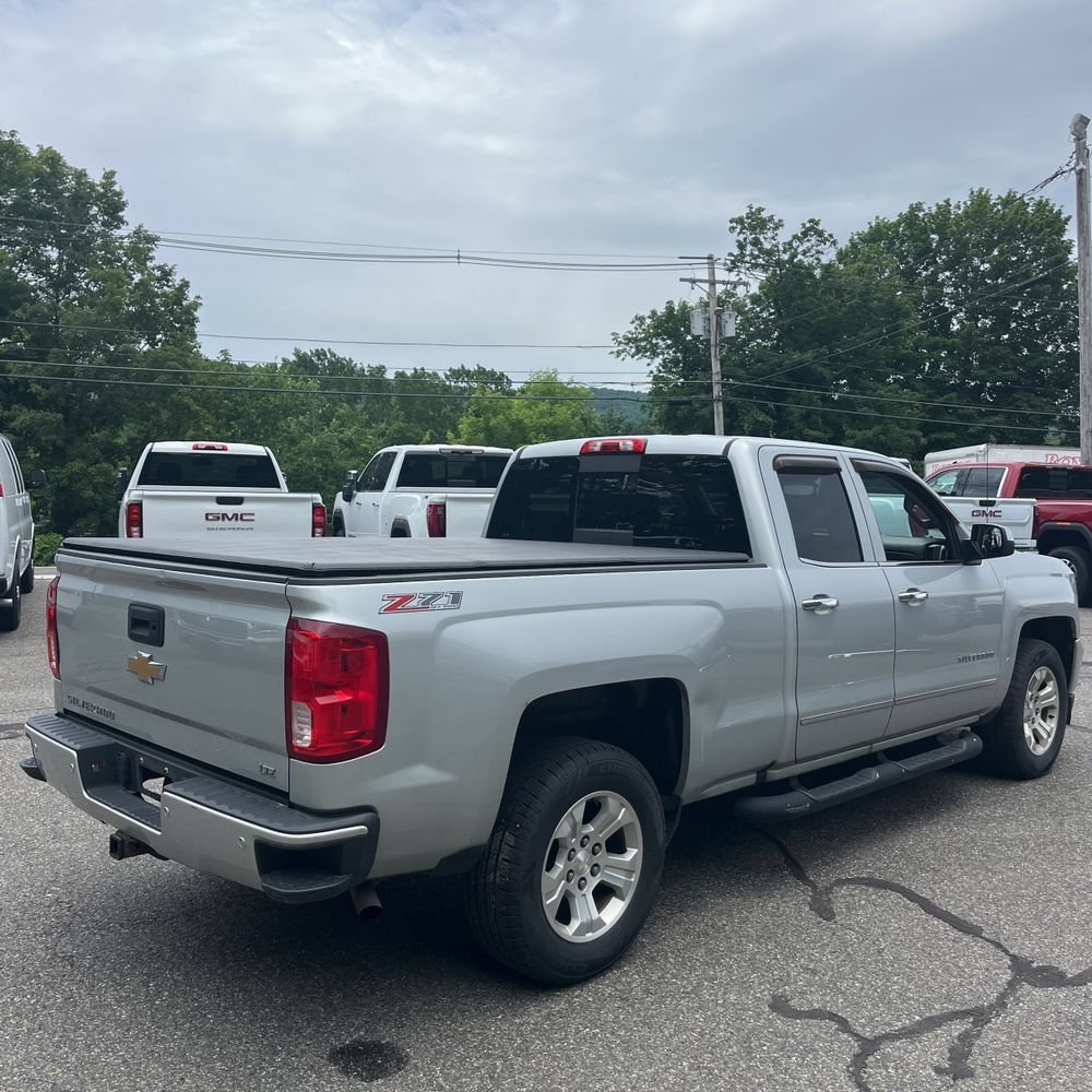 Used 2017 Chevrolet Silverado 1500 LTZ Z71 w/ LTZ Plus Package AWD/4WD image 3