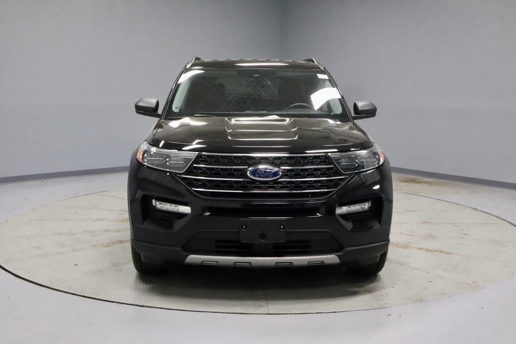 Certified 2022 Ford Explorer XLT w/ Equipment Group 202A image 7