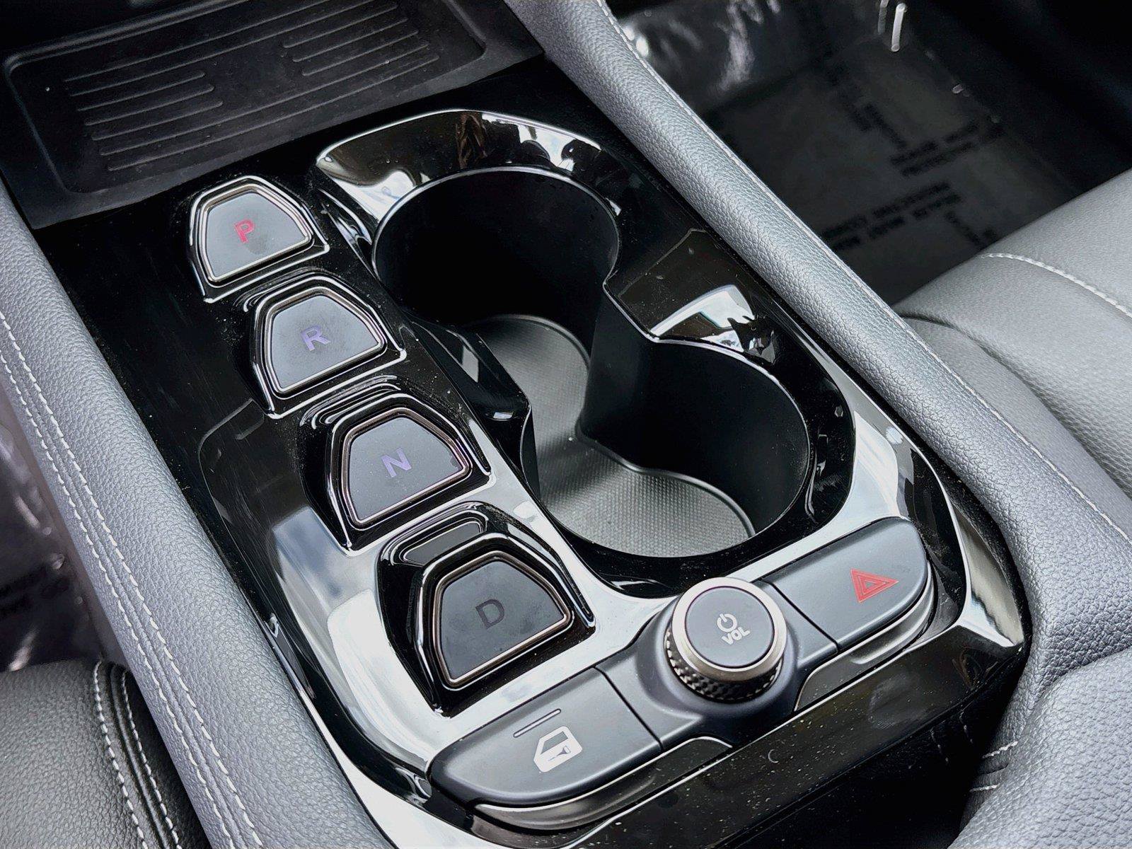 New 2027 VinFast VF 8 Eco AWD/4WD image 16
