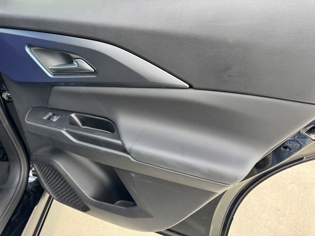 Certified 2025 Chevrolet Equinox EV LT w/ Convenience Package image 11