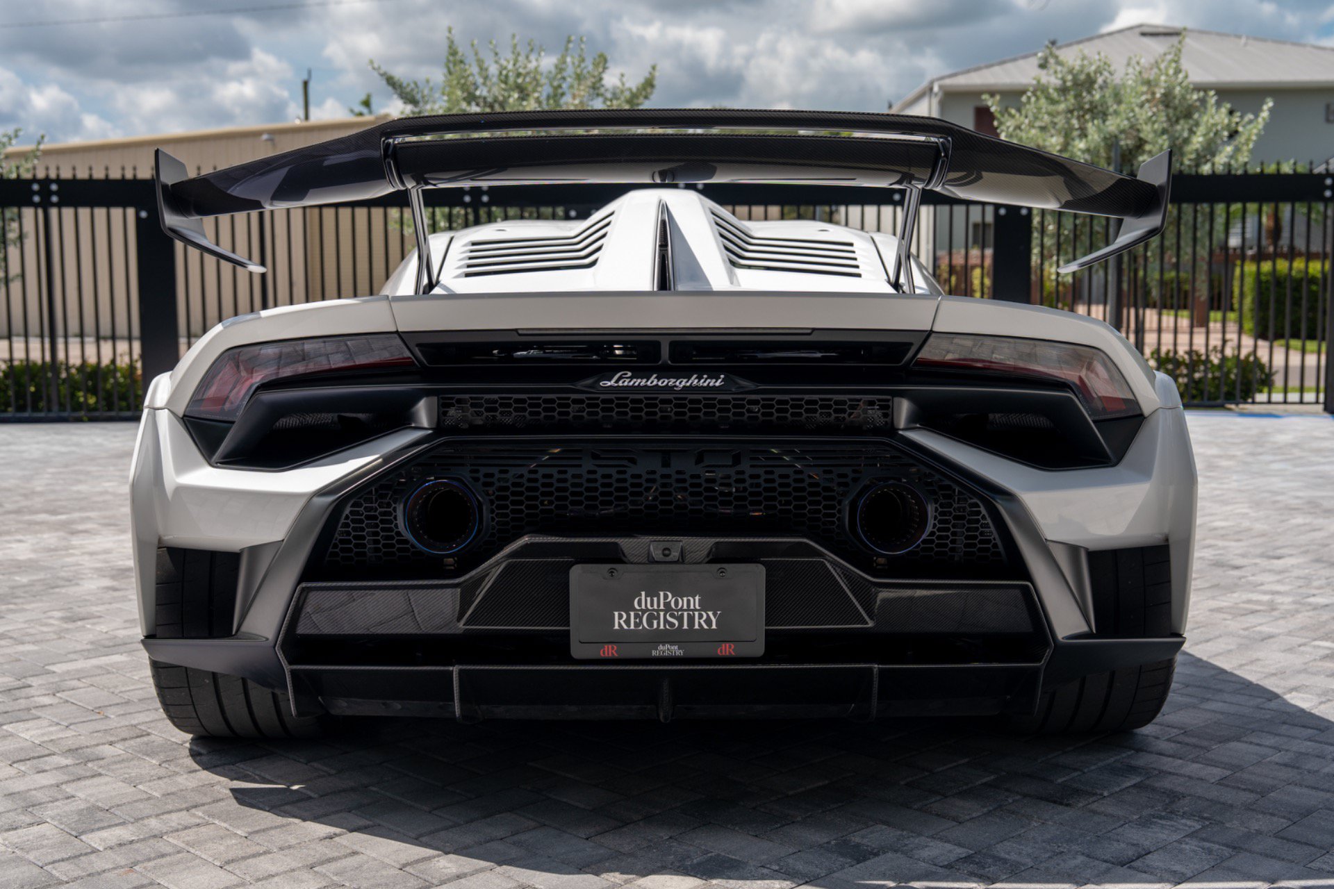 Used 2021 Lamborghini Huracan STO RWD image 5
