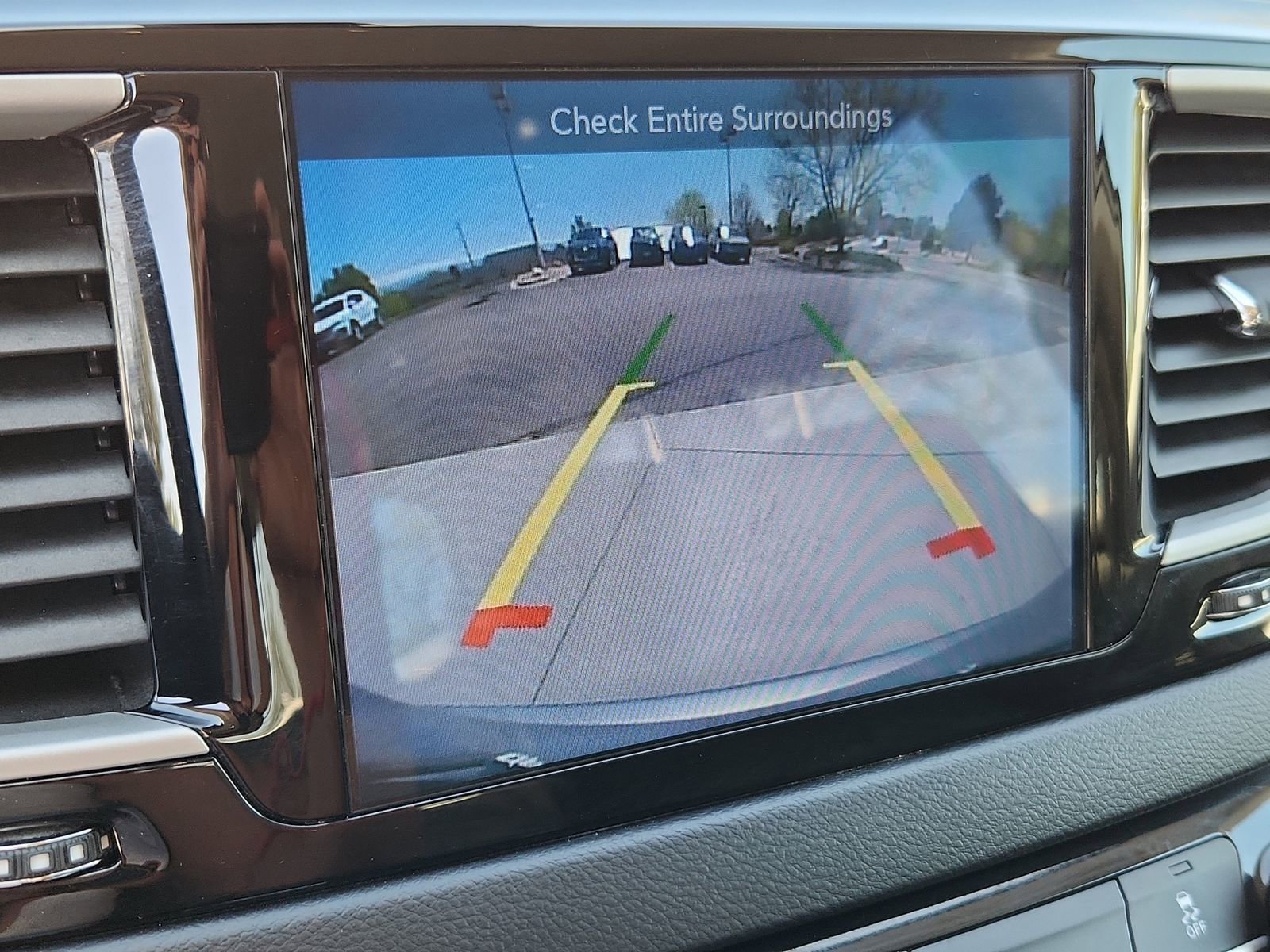 Used 2017 Chrysler Pacifica Touring-L FWD image 23