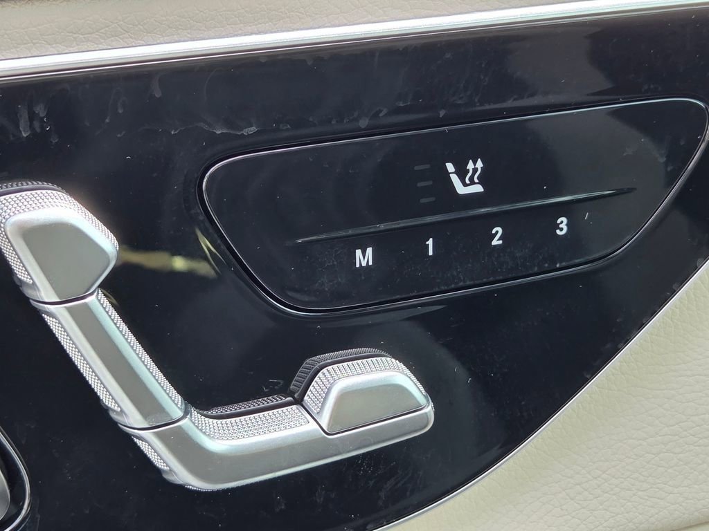 Used 2025 Mercedes-Benz GLC 300 4MATIC image 11