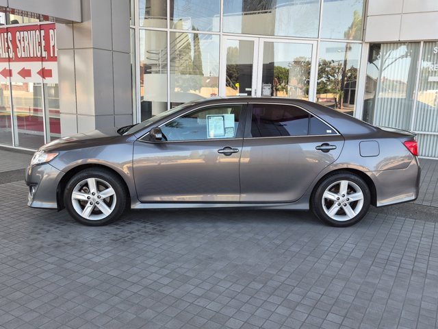 Used 2014 Toyota Camry SE FWD image 12