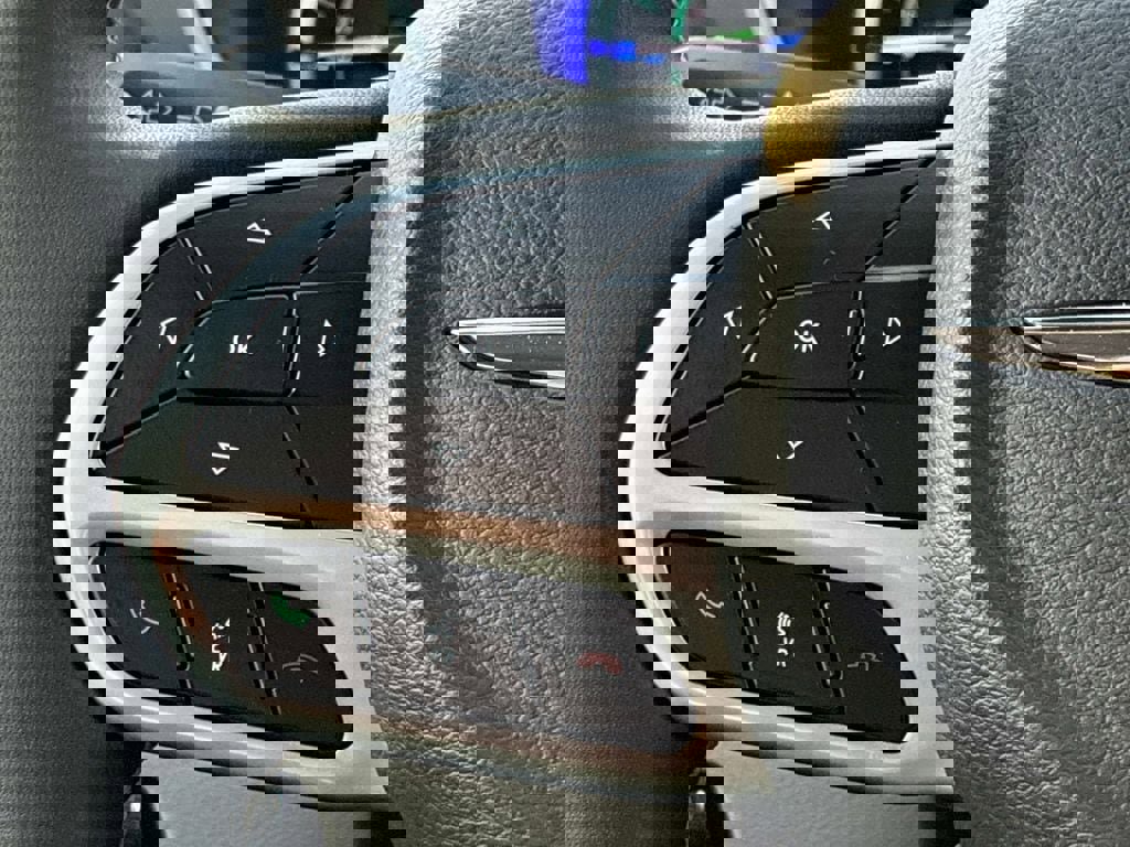 Used 2022 Chrysler Pacifica Touring-L FWD image 28