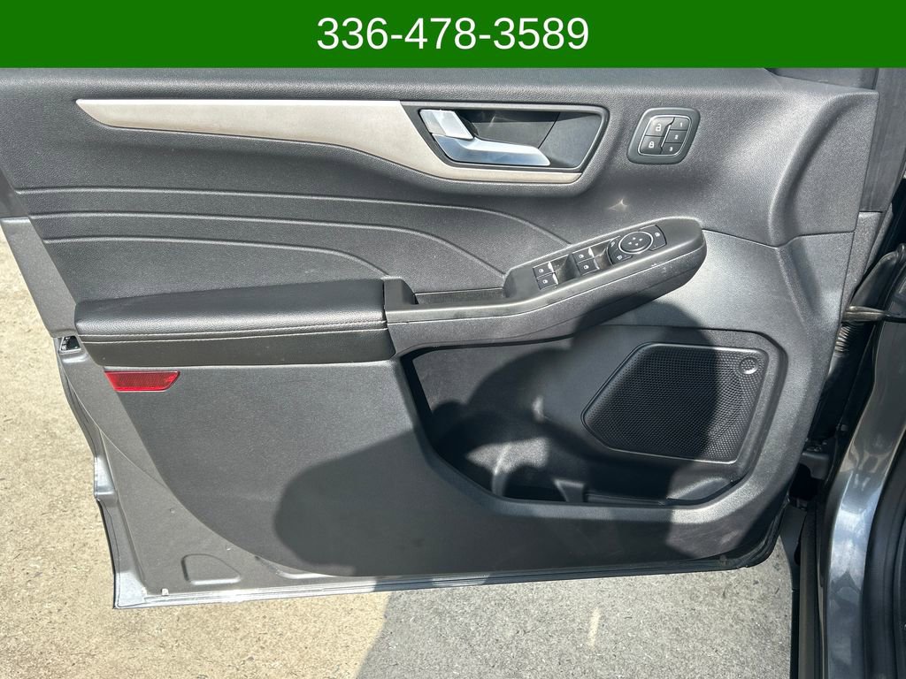 Used 2022 Ford Escape SEL w/ Technology Package FWD image 10