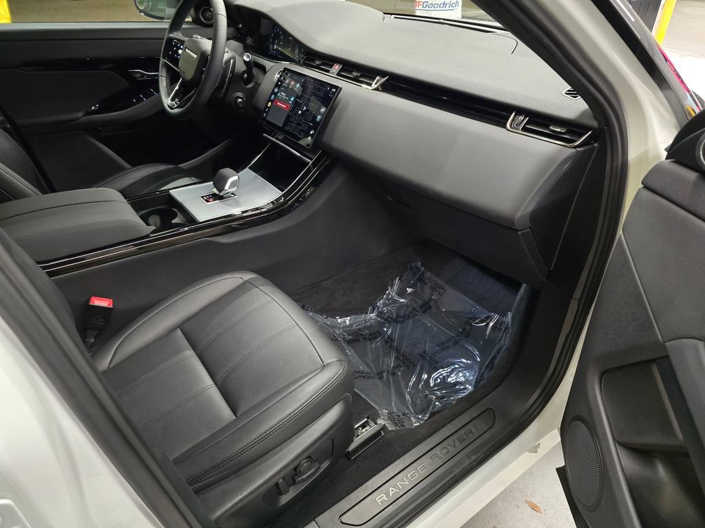 Used 2025 Land Rover Range Rover Evoque S AWD/4WD image 29