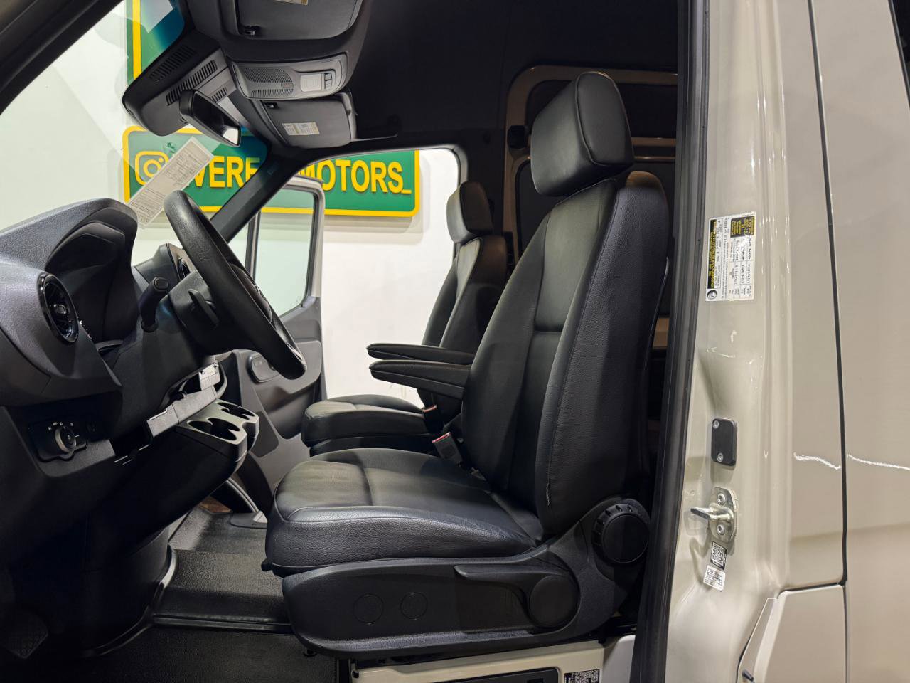 Used 2021 Mercedes-Benz Sprinter 2500 image 11