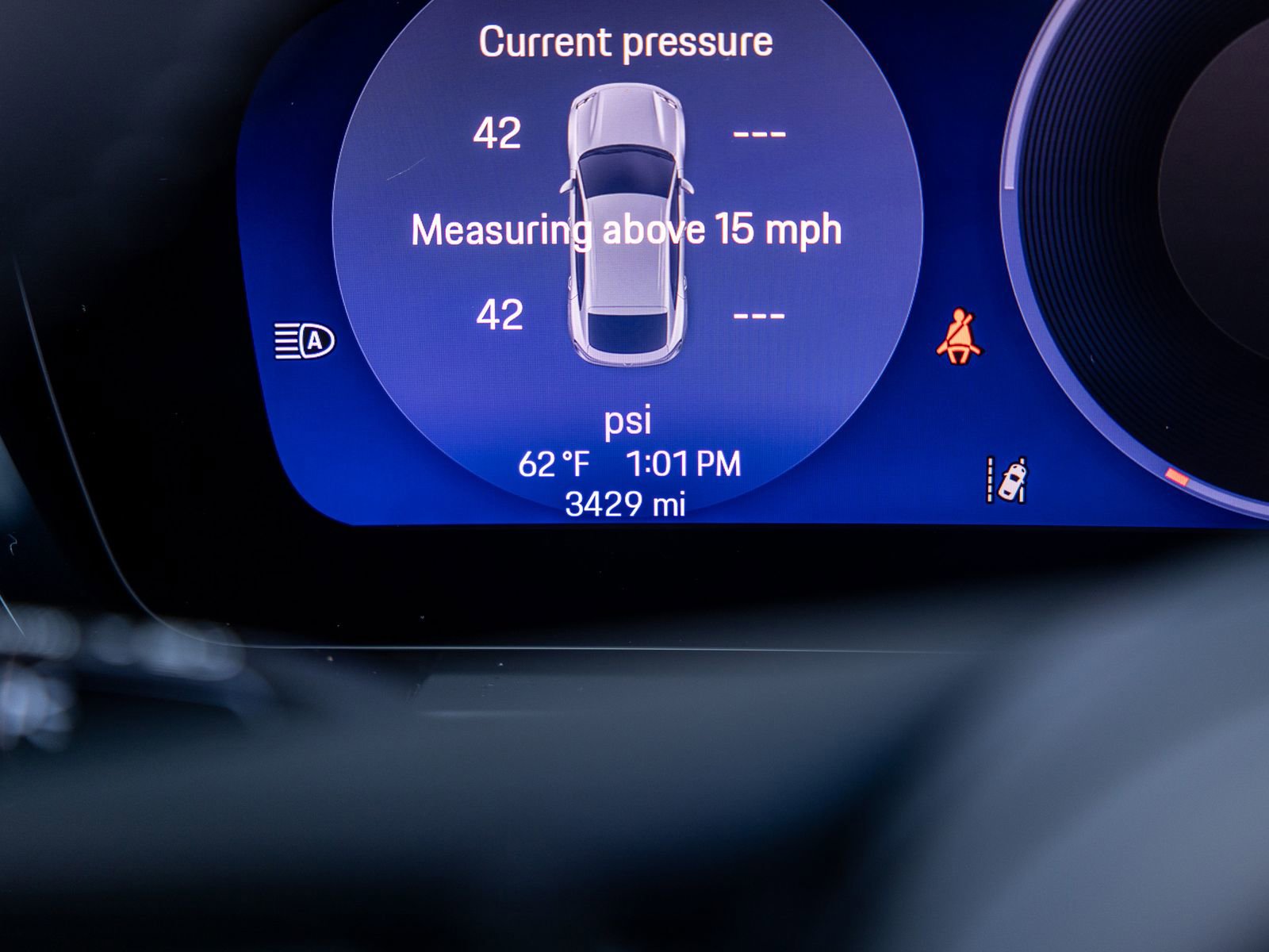 Certified 2025 Porsche Macan Electric RWD image 26