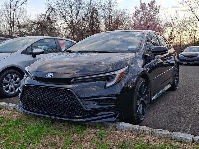 Certified 2025 Toyota Corolla SE FWD image 5