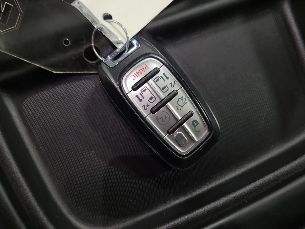 Used 2017 Chrysler Pacifica Touring-L w/ Tire & Wheel Group image 19