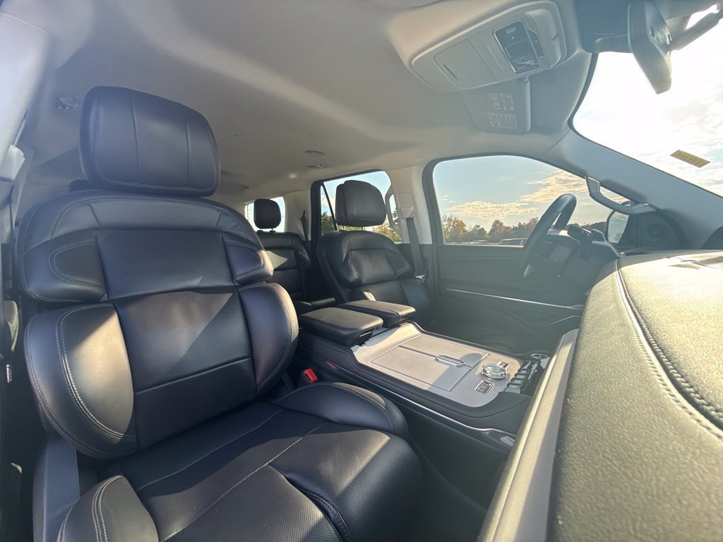 Used 2026 Lincoln Navigator Premiere AWD/4WD image 31