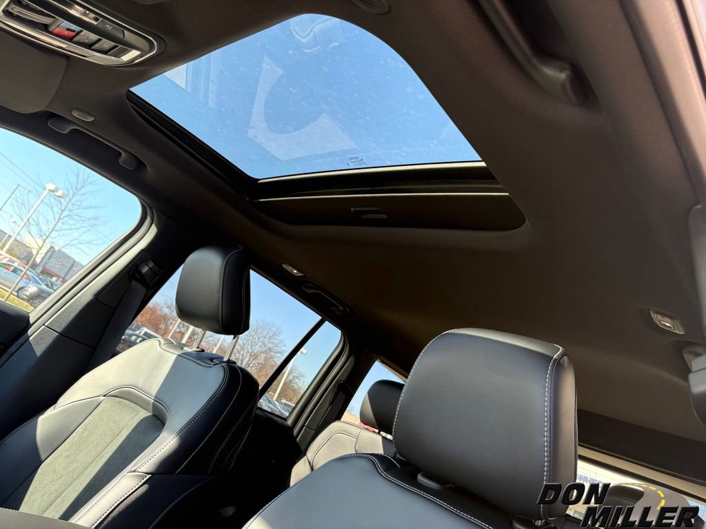 New 2025 Jeep Grand Cherokee Altitude image 22