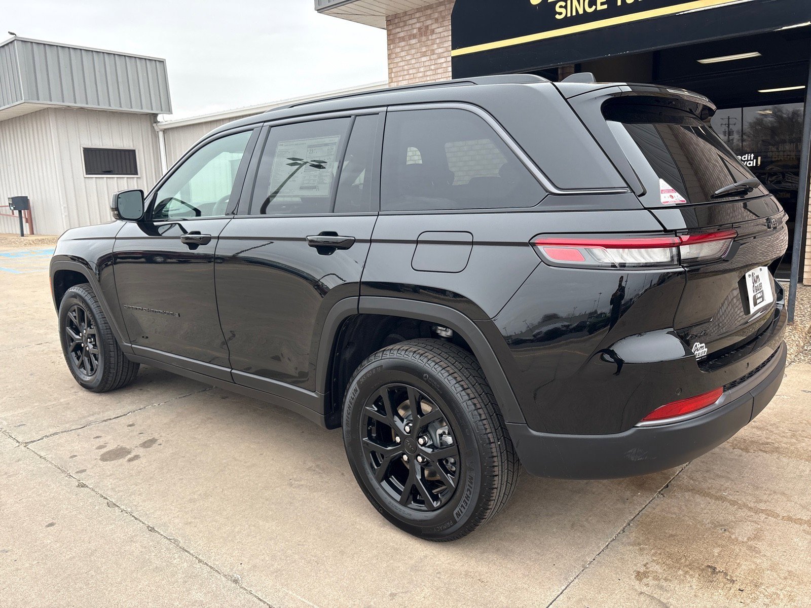 New 2026 Jeep Grand Cherokee Altitude image 11