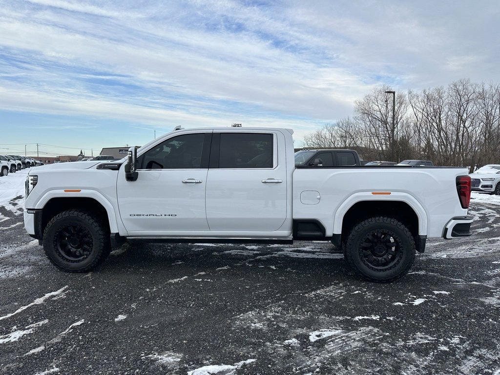 Used 2025 GMC Sierra 3500 Denali Ultimate image 14