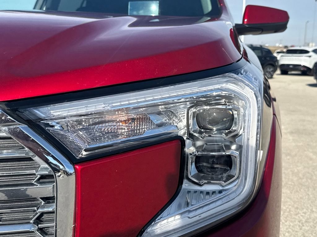 Used 2024 GMC Terrain Denali w/ Denali Premium Package image 12