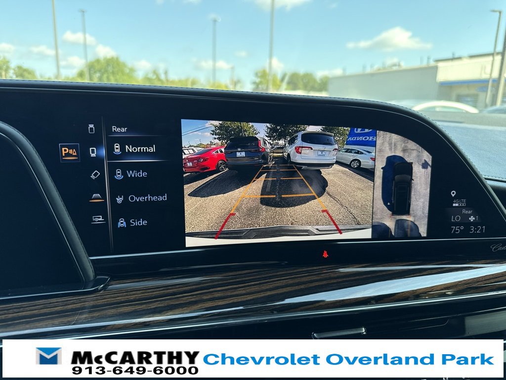 Used 2021 Cadillac Escalade ESV Premium Luxury w/ LPO, Illumination Package image 16