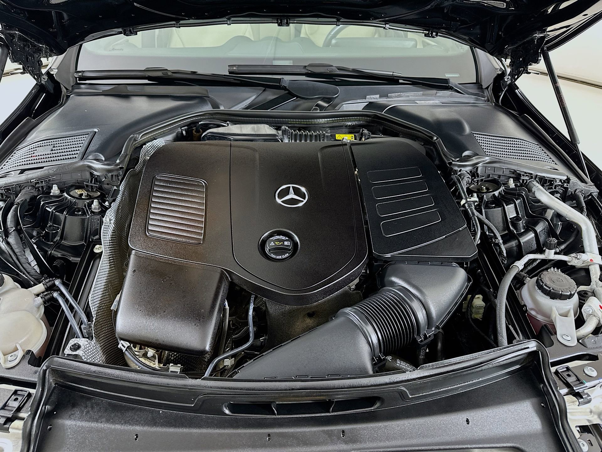 Used 2023 Mercedes-Benz C 300 Sedan image 32