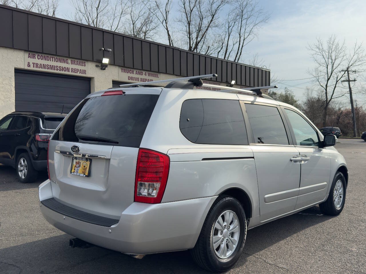 Used 2012 Kia Sedona LX w/ PWR Pkg FWD image 6