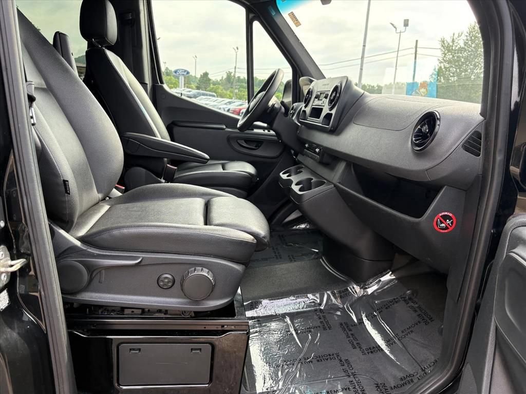 Used 2019 Mercedes-Benz Sprinter 2500 image 17