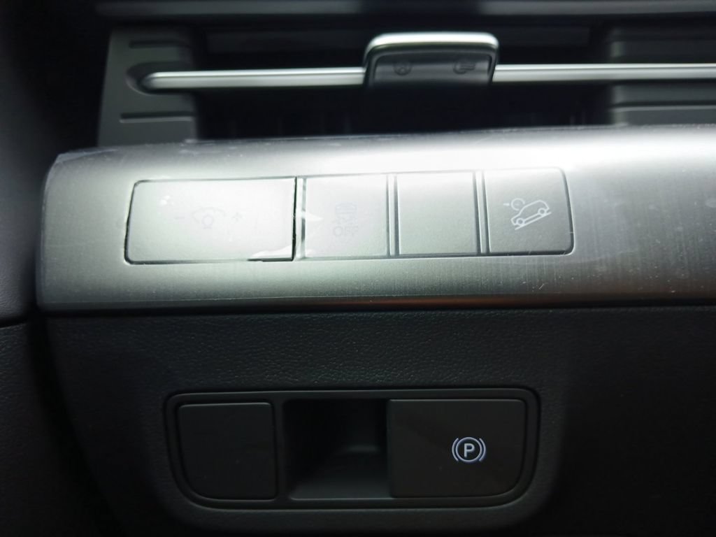 New 2026 Hyundai Kona SEL Premium FWD image 37